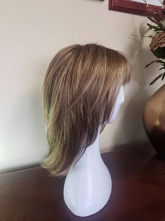 NORIKO JACKSON Modern Shag Wig w/ bangs added in the color Spring Honey EUC main image 6